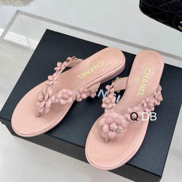 Picture of Chanel Slippers _SKUChanelsz35-40DB03113239